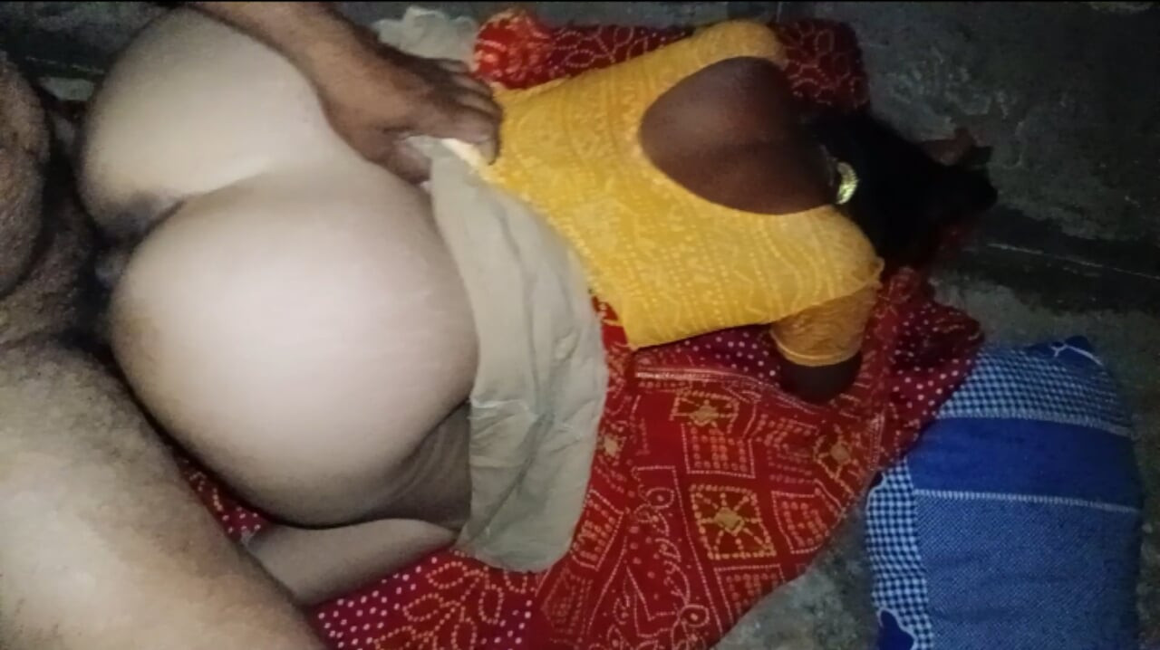 Pati Se Phele Sasur Chad Gaya Lagta hai Pati Me Wo Baat Nahi Hai Isliye Uske Baap Se Khud Rahi