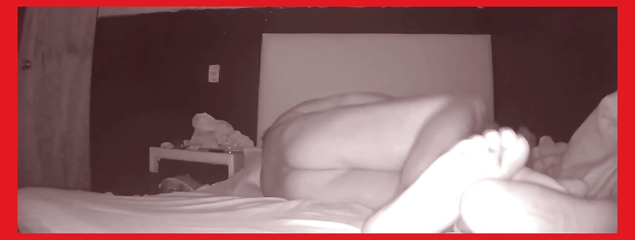 Bagunçada amadora garganta profunda seguida de VAGINAL, ANAL E SEXO FACIAL