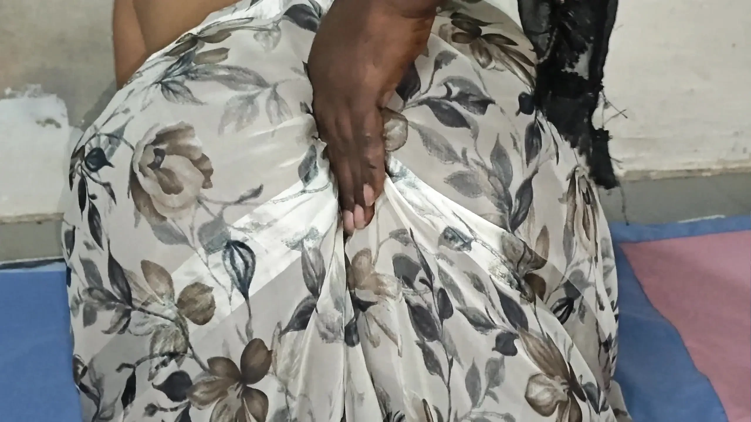 I Masturbate with My Wife upen body While She Showers and I End up Giving Her a Rich Fuck