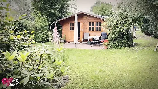 Geile Blonde Ehefrau Lässt Sich Vom Gärtner Besamen!!