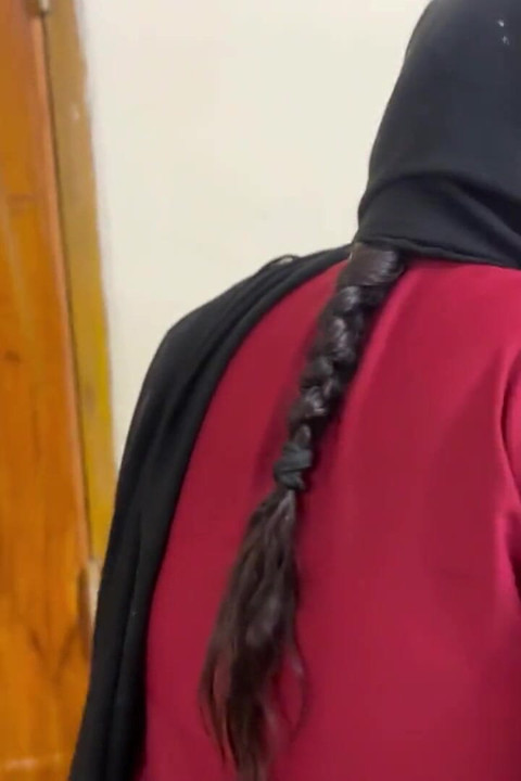 Femeie arabă frumoasă servitoare de la hotel care îmi curăță camera și îi văd curul uriaș și țâțele uriașe