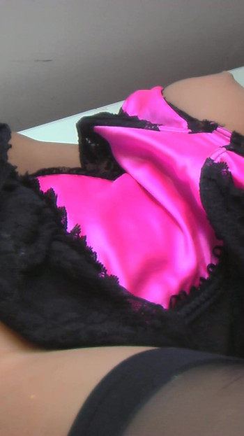 Očuh me sakrio u ormar! | Isječak 1