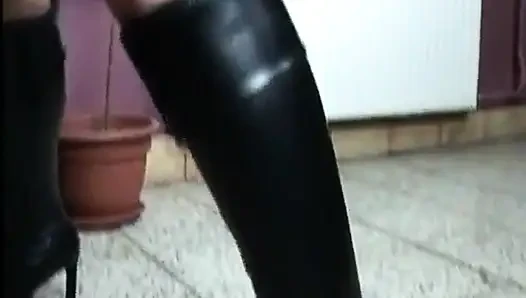 Adegan jessica rizzo lagi asik nyepong kontol sampai tenggorokan 12
