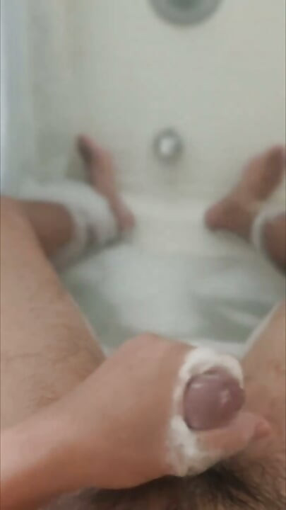Bathtub Wank Time: Wet Solo Session