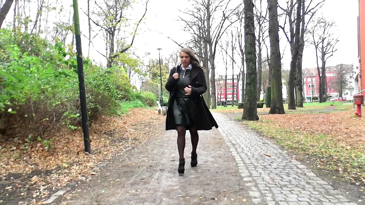 Stunning MILF gets pleasured indoor and outdoor