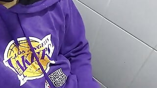 J’aime vraiment imaginer qu’une femme sexy danse à côté de moi