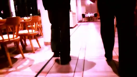 Горячие стриптизерши делают минеты и трах в лесбийском тройничке