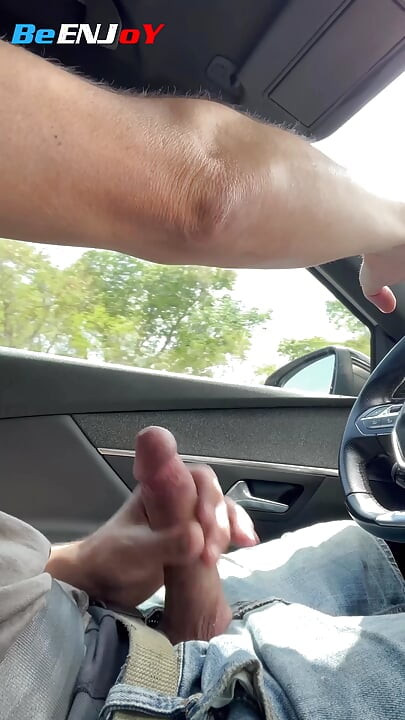 BeENJoY - Handjob at the wheel of the car and massive ejaculation on the side of the road in front of stunned motorists