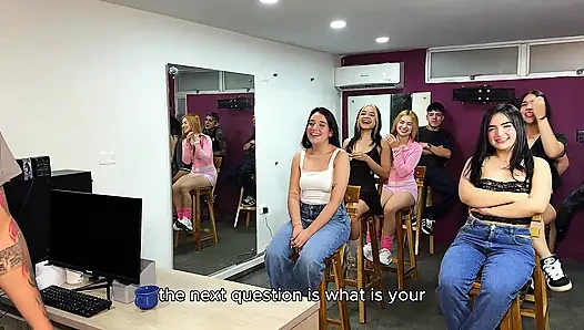 Harika seks dersi ateşli bitiyor - inliyor ve her yerde