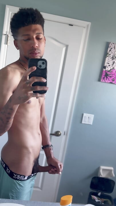 Model kontol besarku di cermin