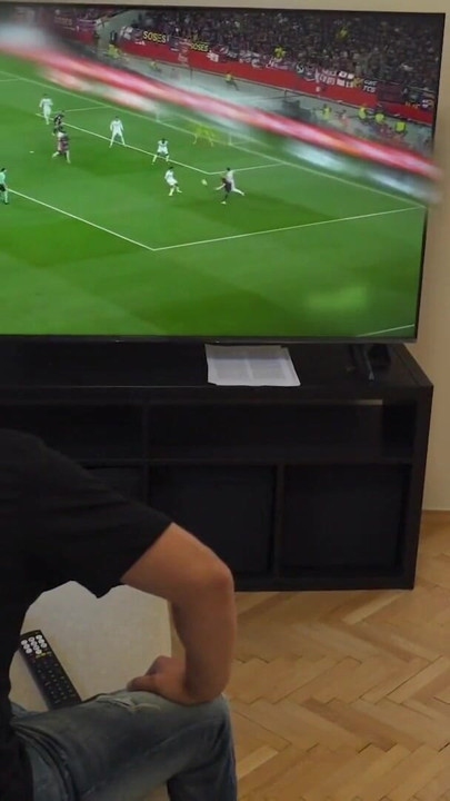 HUNT4K。他为了游戏卖掉了女友的天然巨乳 |剪辑 2