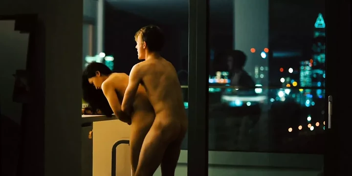 What celebrity is it? 090