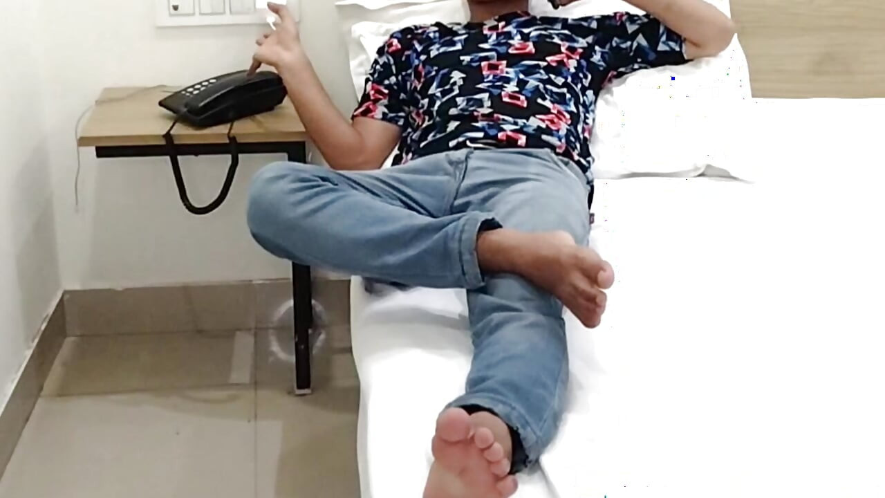 אחות חורגת Ko Oyo Me Le Jaake Pel Diya