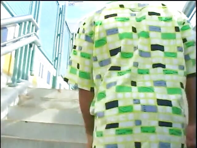Homem negro come a buceta peluda de uma linda garota negra