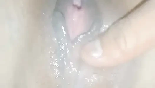 Her gece üvey erkek kardeşim sadece amcığıma peju atmak için odaya gelirdi