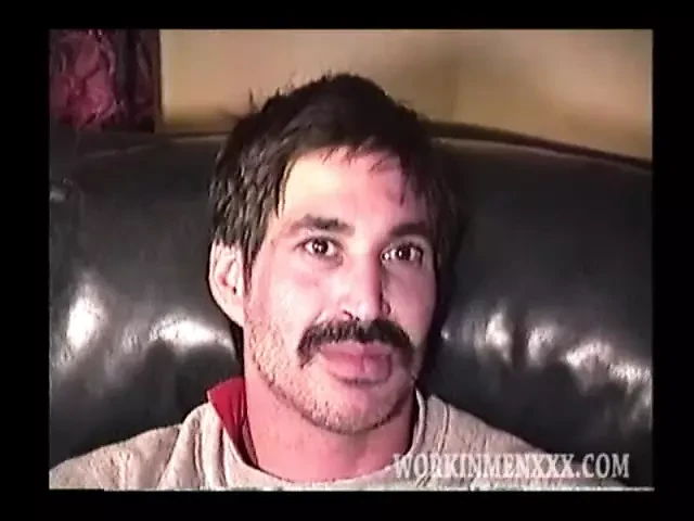 Amateur Mike Beating Off