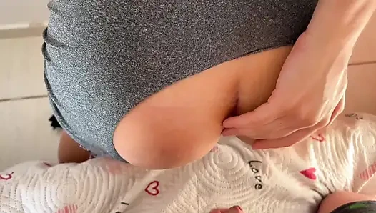 Ich habe sie vor dem fitnessstudio stillen lassen, weil sie sehr frech war