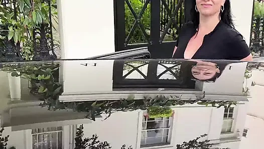 İri göğüslü baddie klara devine vahşi bir seks yapıyor