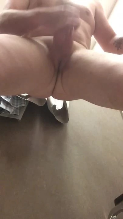 Fitting room wank