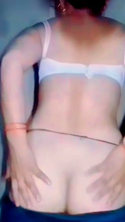 Çok seksi sıcak Asyalı Bhabhi'nin güzel amı | Bölüm 1