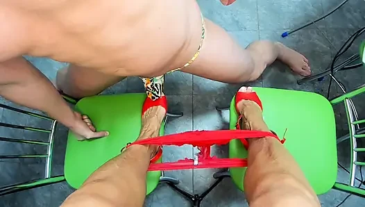 Asmr - cewek pecinta fetish kaki lagi asik muasin budak seksnya - pov