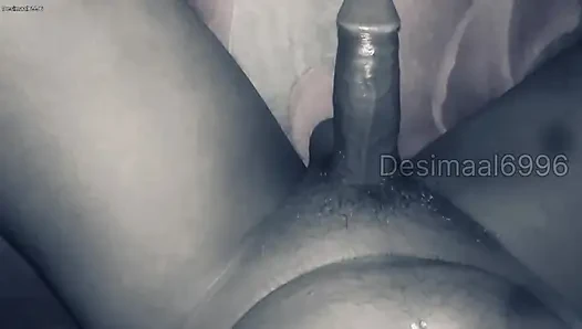 Ibu dengan ganas menggosok dan memijat penisku, memeras sperma yang bercampur air ludahnya, dan kemudian muasin nafsunya sendiri dengan mengonsumsinya.