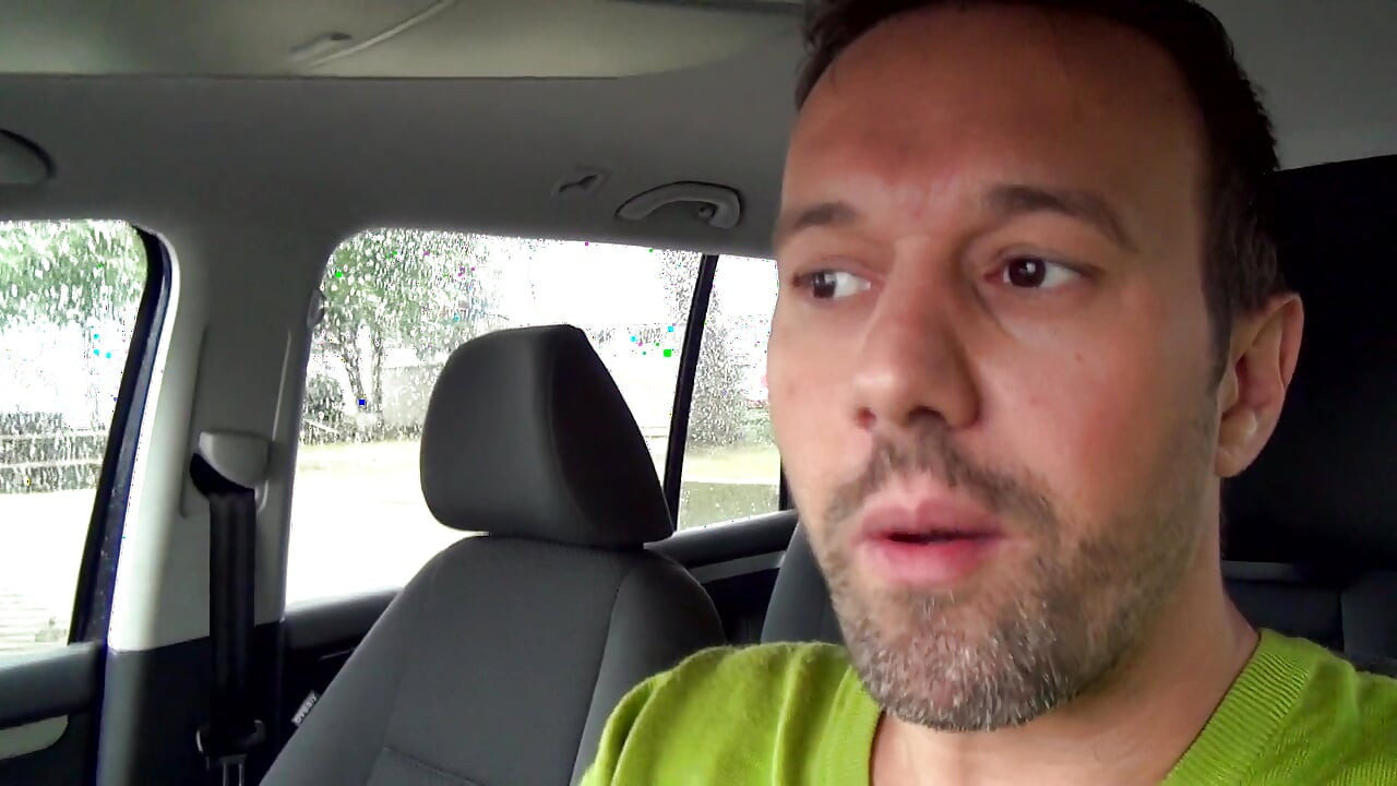 Blonde MILF leckt und pegkt arschloch von typen im radiostudio und bekommt für ihn arschfick