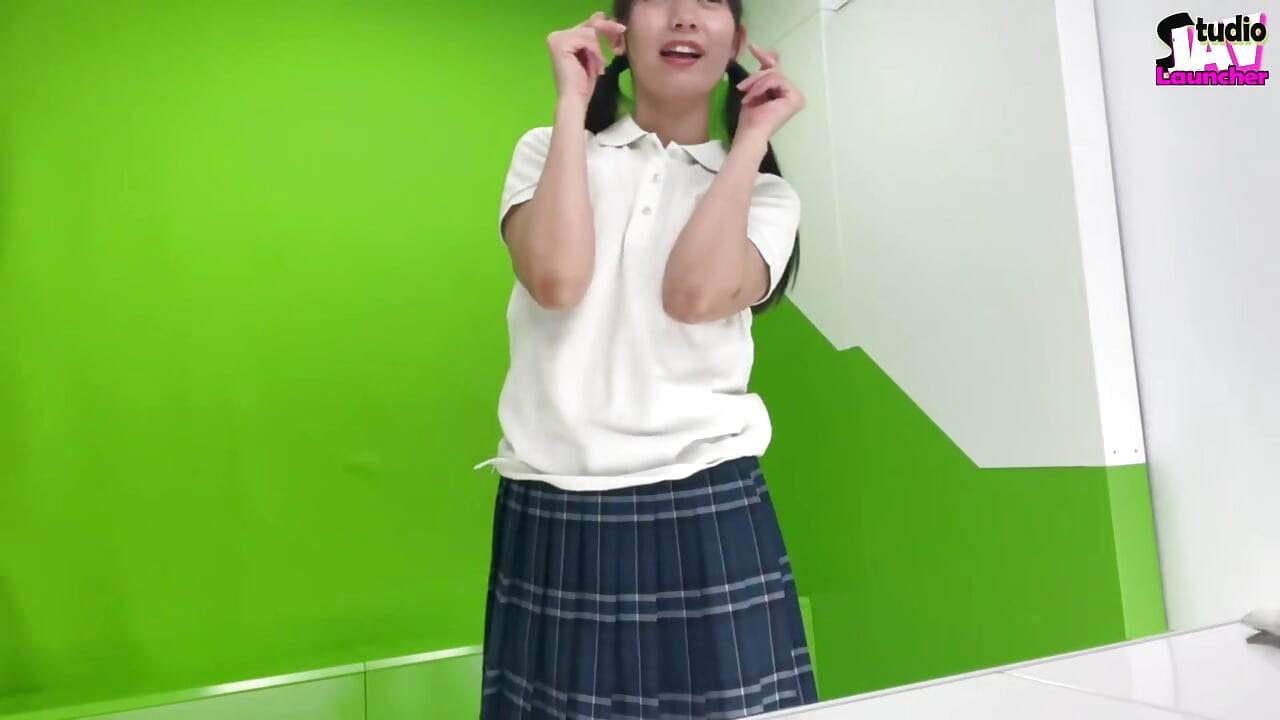 Public Self-play - a True Ona-girl Records Her Quiet Peak on a City Walk Chapter-4