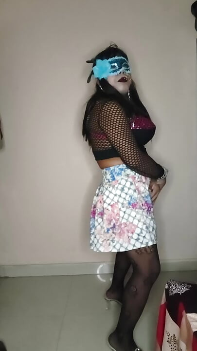Crossdresser strips net top