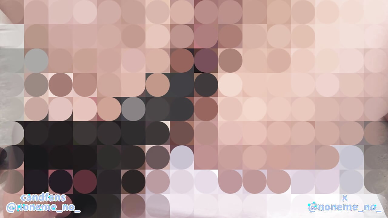 Quando um Japão fofo se masturba, ela faz xixi uma grande quantidade de 3 vezes! Esguichando amador