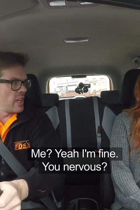 Fake Driving School - linda ruiva Ella Hughes implora por uma chance em vídeo de sexo hardcore