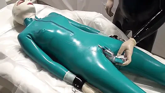 Любительское видео беспокоит домину, сперма на шее, спасательный жук 2 ракурса