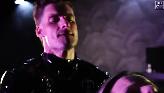 Lateks sikiş - kral kruger ve honeybabesugarpiie