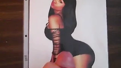 nicki minaj'a saygı duruşu