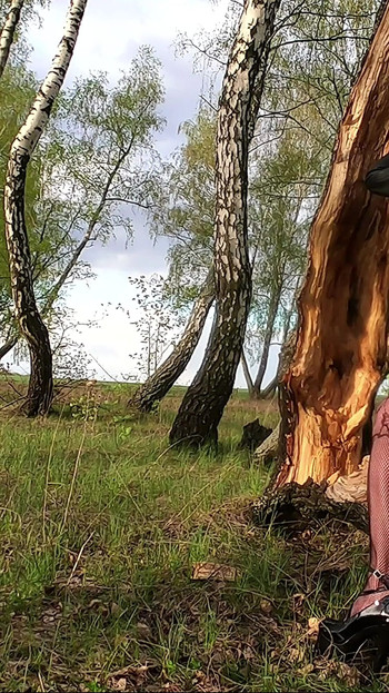Uzbudljiv trenutak iz "Napaljena Sissy Stacy šeta terenom"