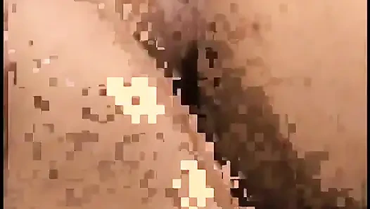 Schokoladen-floozie mit massiver garage genießt es, mit großem schwanz genagelt zu werden