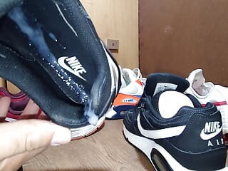 Nike air max comando grande carico di sperma