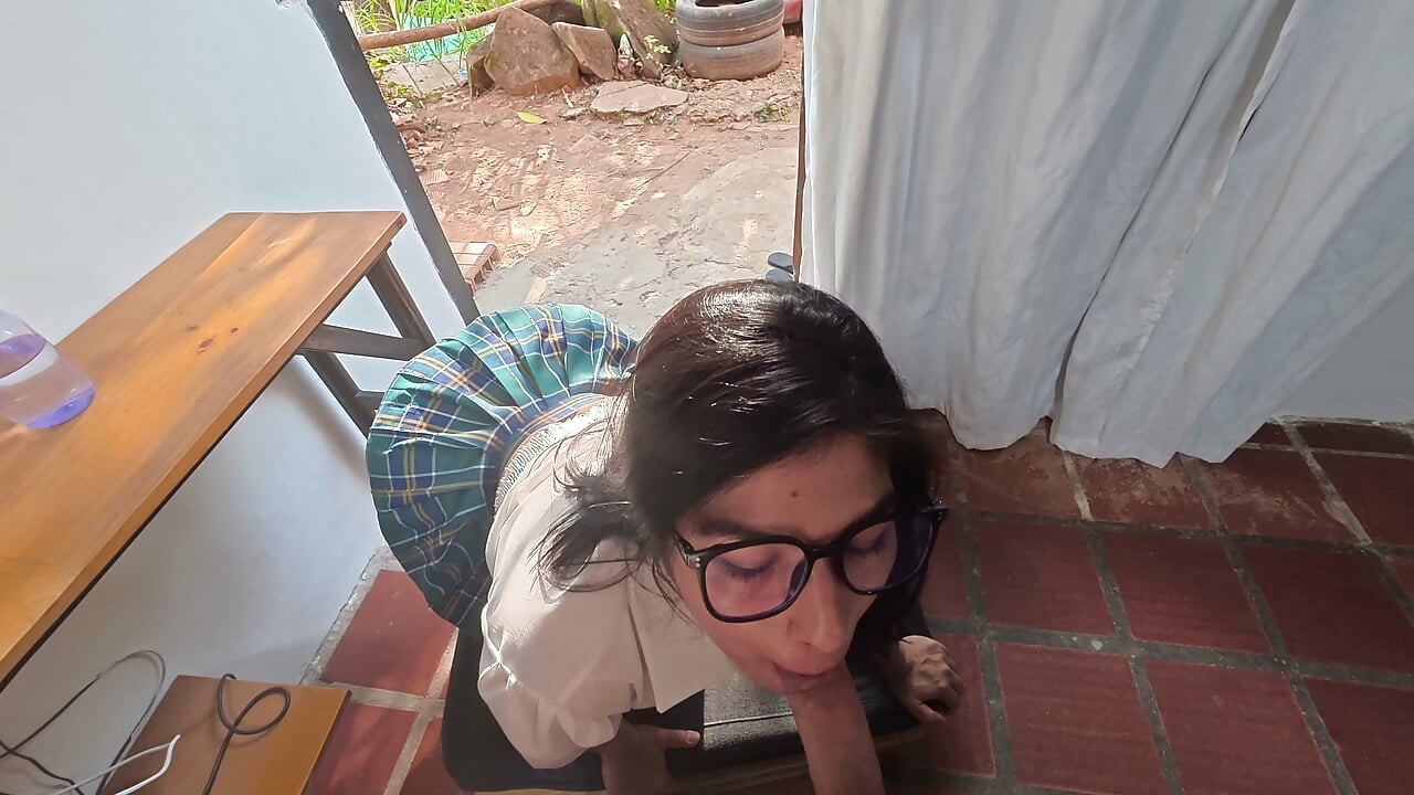FIRST PART FUCKING IN THE ASS .. At my ex-boyfriend's house we can't make a laugh he leaves my ass full of milk how delicious