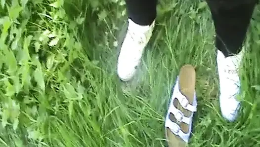 Perhatian Luar Ruangan Saya Kencing Bahkan di Sepatu