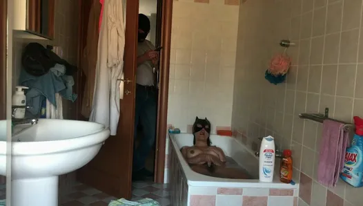 Mon beau-fils me filme en train de me masturber