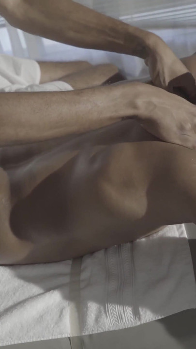 Orgía de masaje crudo