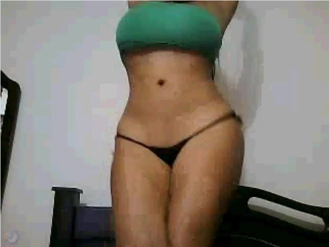 Sexy Latina loves teasing