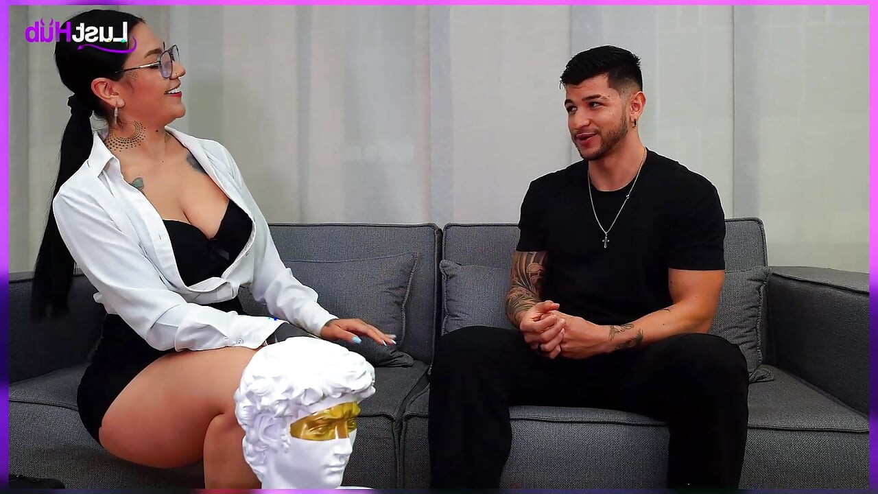Teacher La Rola seduces her horny student Zac Whiter with her huge ass and delicious tits