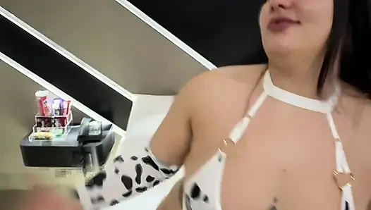 Этот подписчик пришёл из Рио-де-Жанейро только чтобы трахнуть меня в задницу, он давил на меня и довёл меня до оргазма