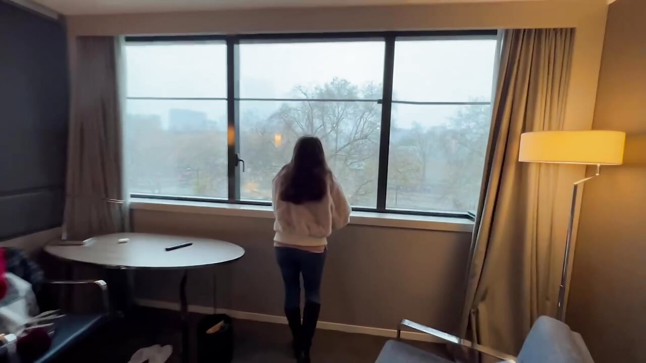 Uma linda francesa é fodida na neve na !! de Paris