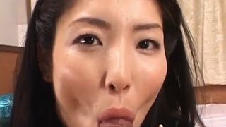 Yuri Amami - mamă sexy asiatică uimitoare