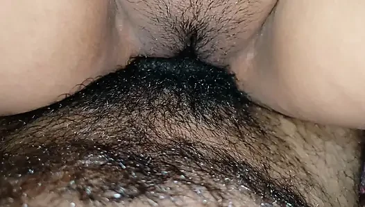 Ada yang mau nonton video rekaman seks bithi bhabi favoritmu yang lagi sange? Beri tahu kami di komentar bagian 3