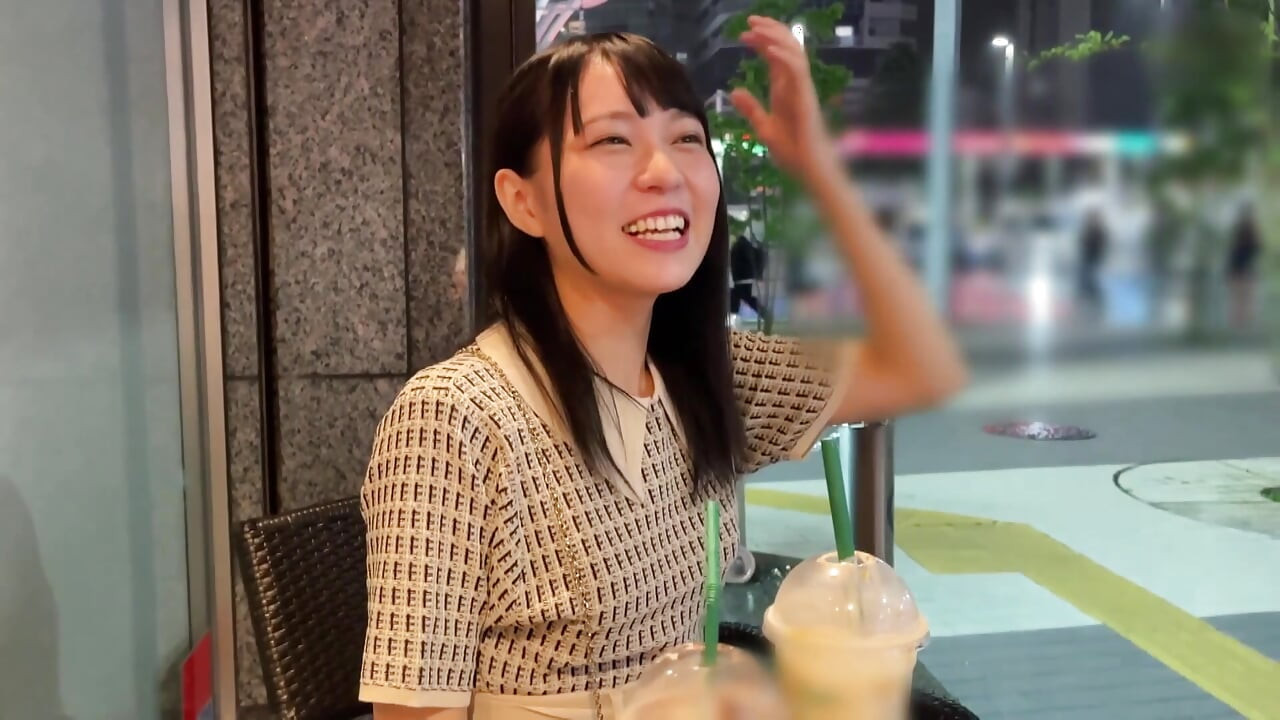 A118F10 It's natural to be cautious about your first dating app! A beautiful black-haired girl who came knowing she was going to shoot privately! Wild sex in one-night mode!