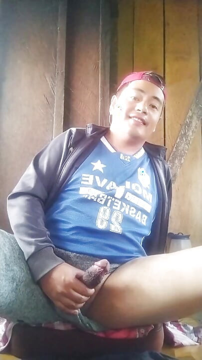 Cute Pinoy Chubby Masturbates