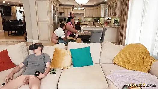 Brazzers - kira noir tatlı ve seveç bir kız arkadaş ama o bile taşlarını boşaltmak için aldatacak